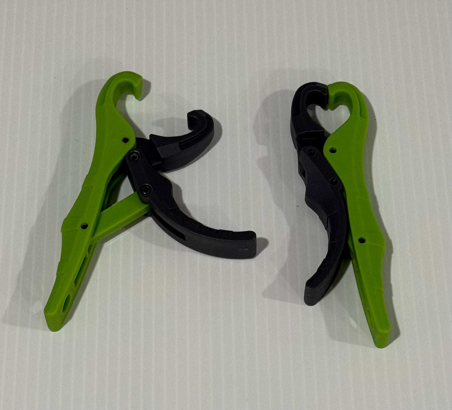 LIP GRIPPERS 24 Piece / $2.46 Each!